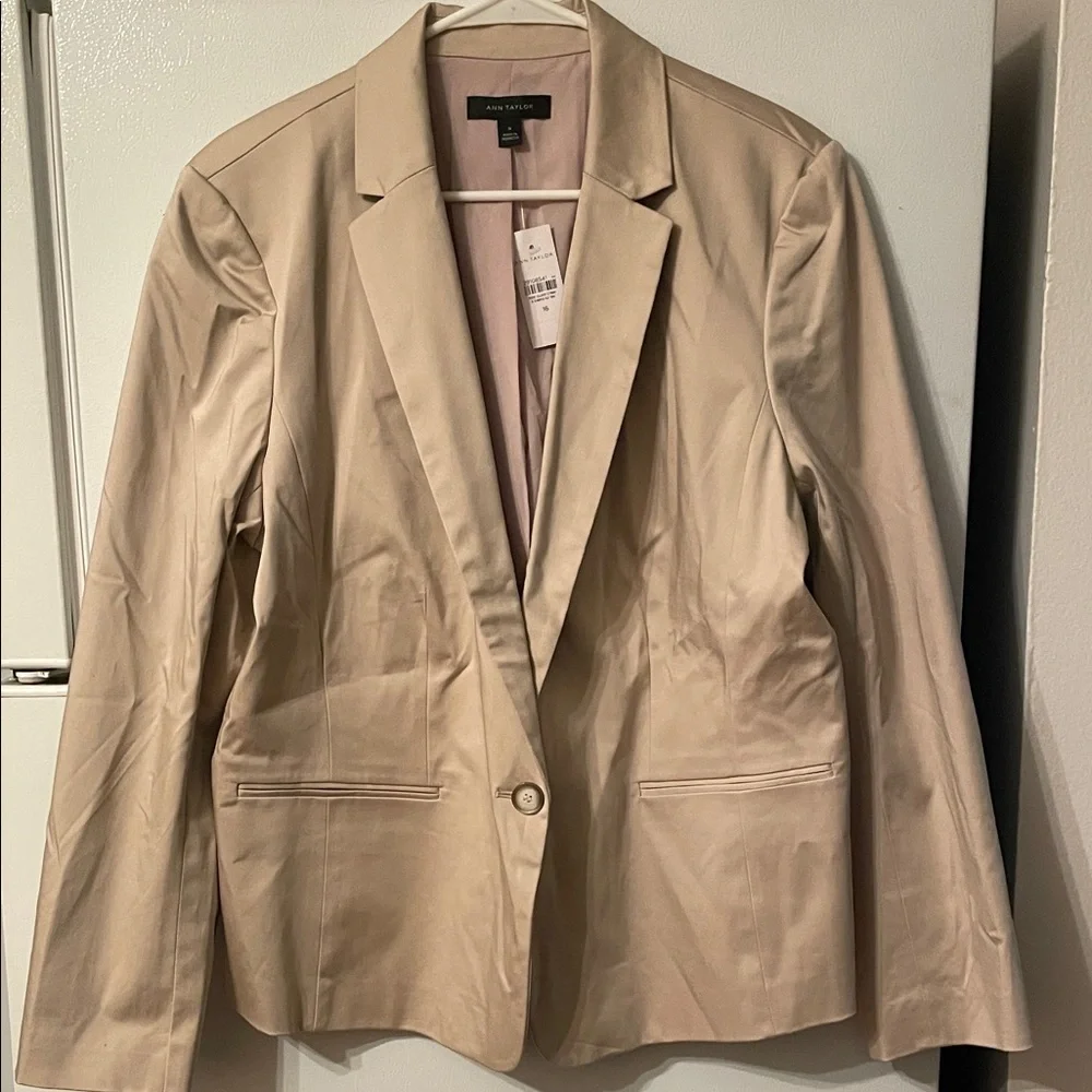 Ann‎ Taylor NWT Size 16 Women's Tan Blazer